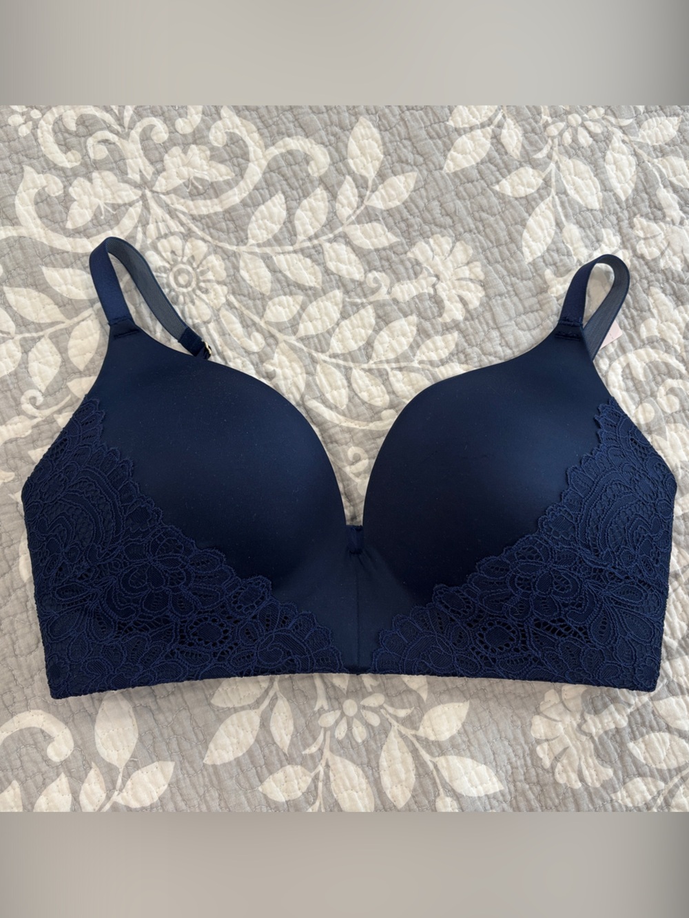 Soma Stunning Wireless Lace Push Up 36DD